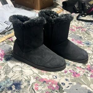 Faux fur lined booties